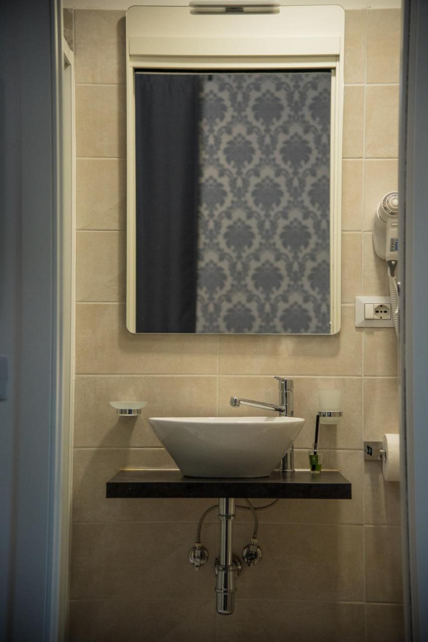 Inside Roma Rooms Luaran gambar